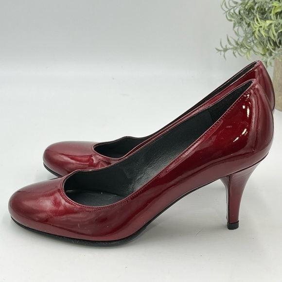 Stuart Weitzman Burgundy Round Toe Patent Leather Pumps Style KH95757 Sz 7M - Picture 7 of 16